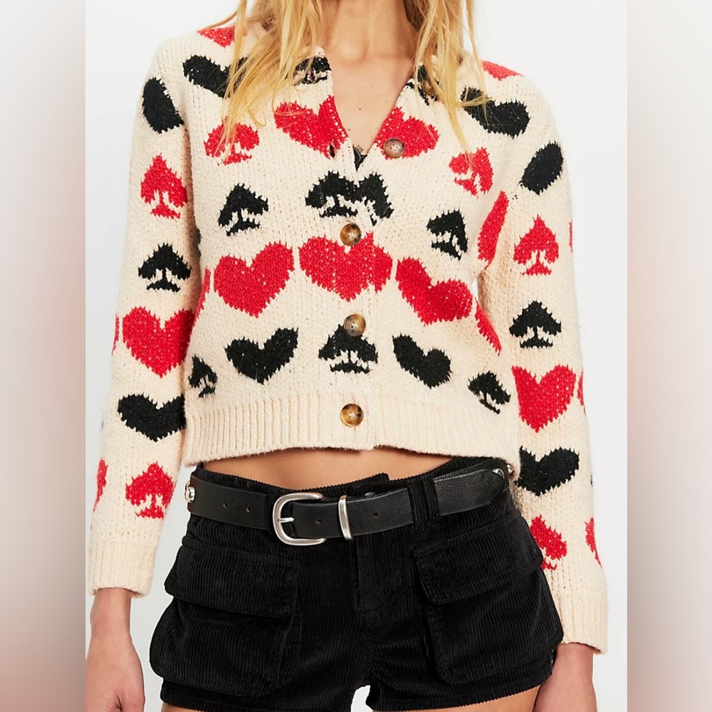FREE PEOPLE “QUEENIE CARDIGAN”
*NWT $168.00 *SIZE: SMALL *COLOR: BLACK/RED